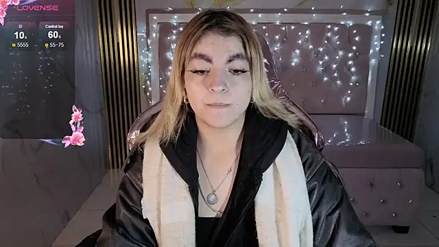 lili conor s online show from 11/18/25, 03:12