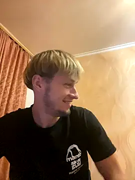 Snapshot of frama666 chatting on 10/01/25, 07:53 frama666 online show from 10/01/25, 07:53