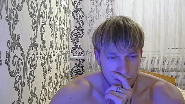 Snapshot of frama666 chatting on 10/07/25, 07:44 frama666 online show from 10/07/25, 07:44