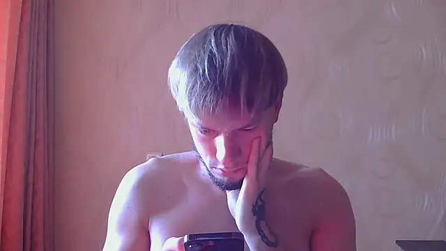 Snapshot of frama666 chatting on 10/21/25, 06:47 frama666 online show from 10/21/25, 06:47