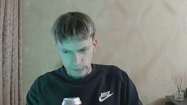 Snapshot of frama666 chatting on 11/07/25, 02:39 frama666 online show from 11/07/25, 02:39