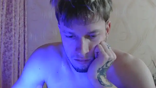 Snapshot of frama666 chatting on 11/09/25, 09:13 frama666 online show from 11/09/25, 09:13