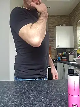 Snapshot of turningedge365 chatting on 02/21/25, 01:11 turningedge365 online show from 02/21/25, 01:11