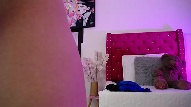 Snapshot of ValeAmayaa chatting on 03/06/25, 08:37 ValeAmayaa online show from 03/06/25, 08:37