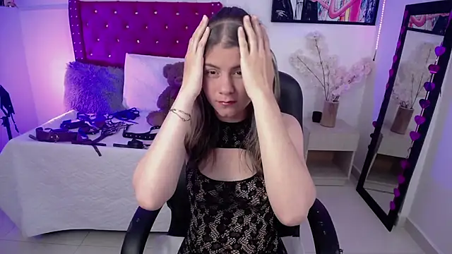 Snapshot of ValeAmayaa chatting on 03/21/25, 07:13 ValeAmayaa online show from 03/21/25, 07:13