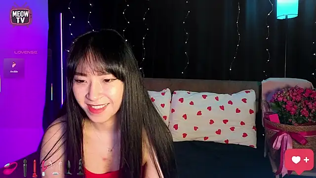 Snapshot of miyakimi0101 chatting on 07/23/26, 01:52 miyakimi0101 online show from 07/23/26, 01:52