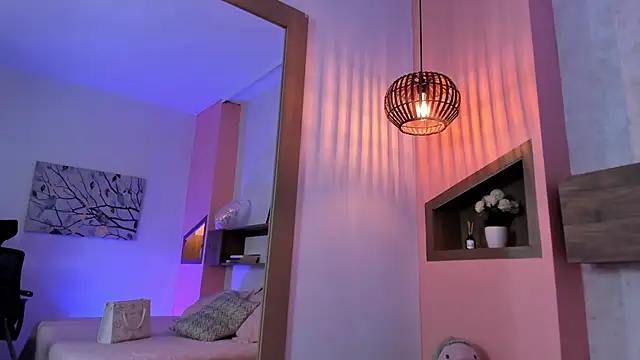 Snapshot of Lucia_Brown_ chatting on 03/15/25, 02:45 Lucia Brown online show from 03/15/25, 02:45