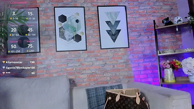 Snapshot of Lucia_Brown_ chatting on 09/15/25, 04:23 Lucia Brown online show from 09/15/25, 04:23