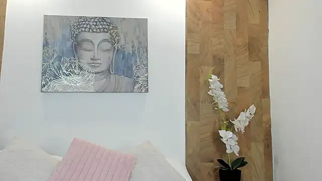 Lucia Brown  online show from 06/05/26, 03:13