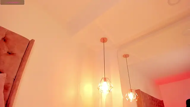 Snapshot of regina_noctixx chatting on 05/19/26, 04:30 regina noctixx online show from 05/19/26, 04:30