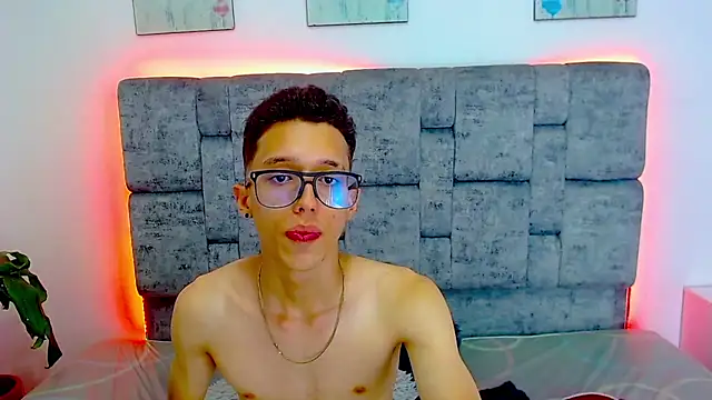 skinny bigcock02 online show from 02/24/25, 07:30