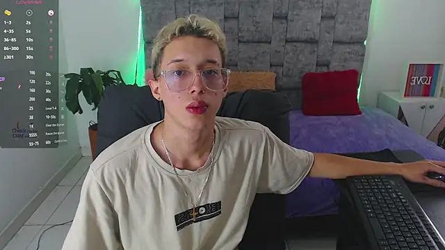 skinny bigcock02 online show from 11/20/25, 08:30