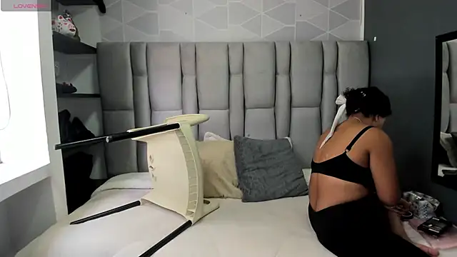 Natasha rose   online show from 09/16/25, 07:04