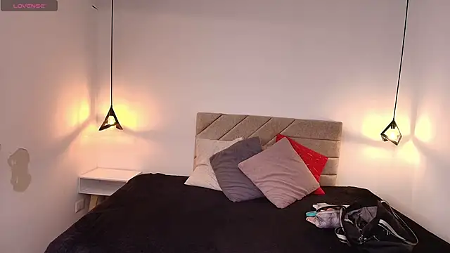 Natasha rose   online show from 04/18/26, 07:40