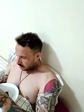 Snapshot of diroseno chatting on 02/19/25, 11:04 diroseno online show from 02/19/25, 11:04