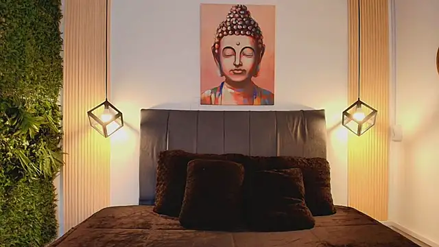 Cassie bloom online show from 12/18/25, 08:37