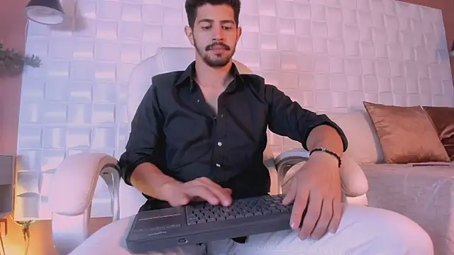 AlejandroStormm online show from 03/20/25, 08:19