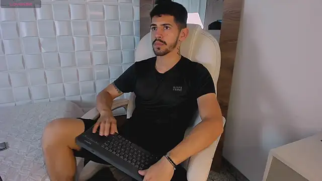 AlejandroStormm online show from 10/13/25, 09:15