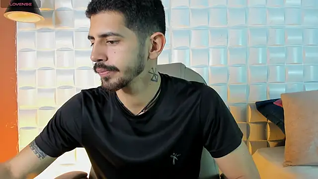 Snapshot of AlejandroStormm chatting on 02/27/26, 11:16 AlejandroStormm online show from 02/27/26, 11:16