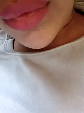 Snapshot of Sexlove1xo chatting on 03/04/25, 04:30 Sexlove1xo online show from 03/04/25, 04:30