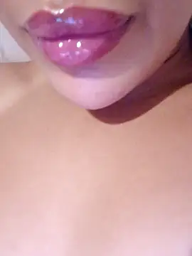 Snapshot of Sexlove1xo chatting on 09/18/25, 08:05 Sexlove1xo online show from 09/18/25, 08:05