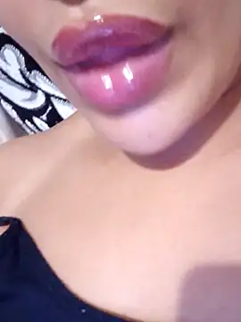 Snapshot of Sexlove1xo chatting on 10/18/25, 02:40 Sexlove1xo online show from 10/18/25, 02:40