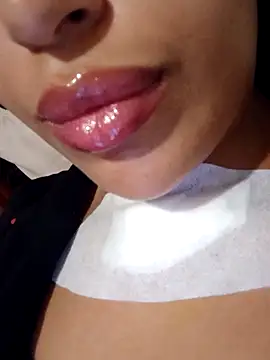 Snapshot of Sexlove1xo chatting on 10/25/25, 12:29 Sexlove1xo online show from 10/25/25, 12:29