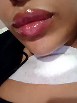 Snapshot of Sexlove1xo chatting on 10/25/25, 01:40 Sexlove1xo online show from 10/25/25, 01:40