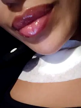 Snapshot of Sexlove1xo chatting on 10/26/25, 06:47 Sexlove1xo online show from 10/26/25, 06:47