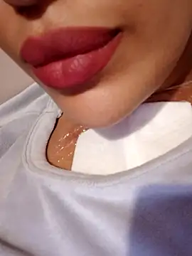 Snapshot of Sexlove1xo chatting on 10/31/25, 06:20 Sexlove1xo online show from 10/31/25, 06:20