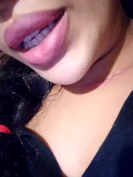 Snapshot of Sexlove1xo chatting on 11/27/25, 02:52 Sexlove1xo online show from 11/27/25, 02:52