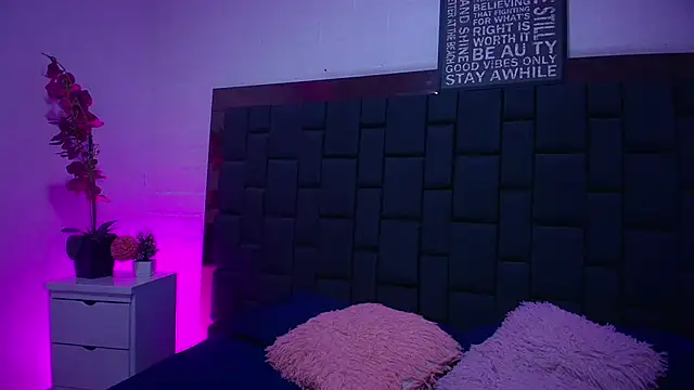 Snapshot of Lexi_Howard_ chatting on 09/27/25, 03:44 Lexi Howard  online show from 09/27/25, 03:44