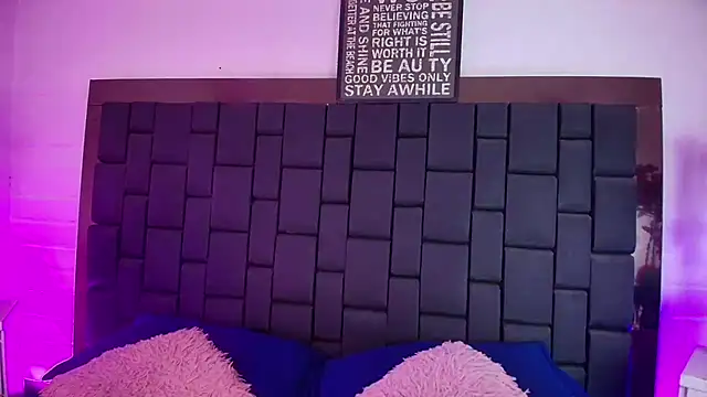 Snapshot of Lexi_Howard_ chatting on 09/29/25, 03:33 Lexi Howard  online show from 09/29/25, 03:33