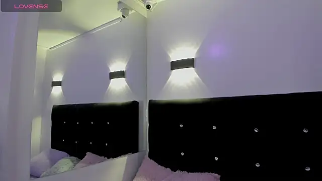 Anniie  Evans online show from 09/25/25, 03:05