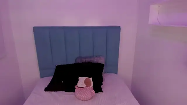 Anniie  Evans online show from 10/09/25, 04:27