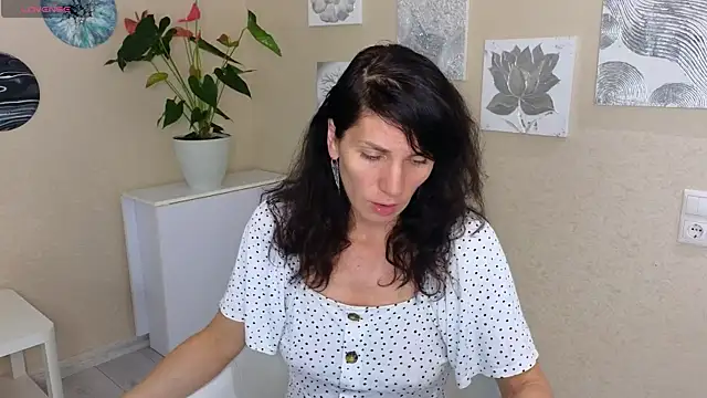 Snapshot of mylady_xenia chatting on 10/05/25, 05:44 mylady xenia online show from 10/05/25, 05:44