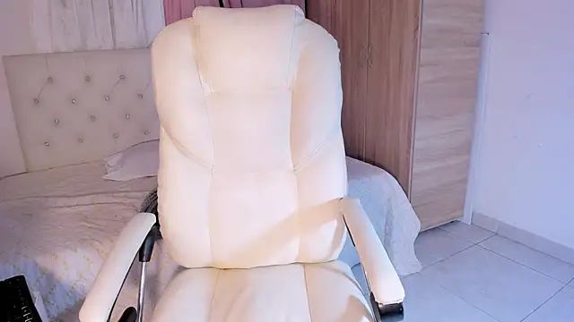 Emma lorense22 online show from 10/11/25, 07:12