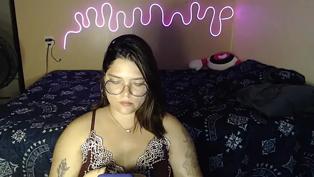 Snapshot of GoddessChaar chatting on 12/04/25, 02:21 GoddessChaar online show from 12/04/25, 02:21