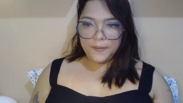 Snapshot of GoddessChaar chatting on 12/15/25, 10:14 GoddessChaar online show from 12/15/25, 10:14