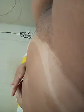 Snapshot of Milynhaofc chatting on 10/09/25, 03:43 Milynhaofc online show from 10/09/25, 03:43