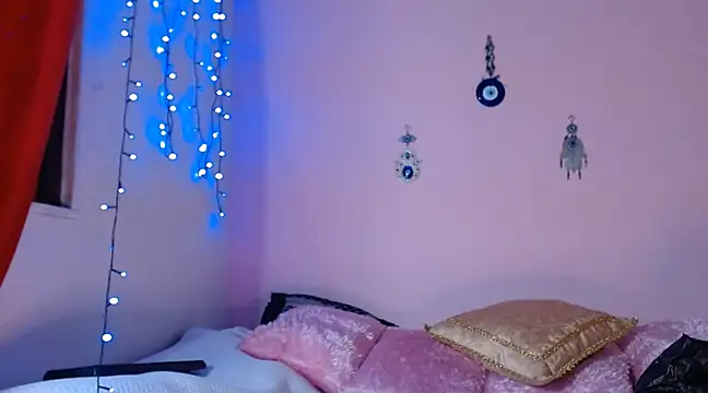 Maddy Jhonsson online show from 03/11/25, 11:59