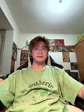 Snapshot of Anson0722 chatting on 04/11/26, 02:43 Anson0722 online show from 04/11/26, 02:43