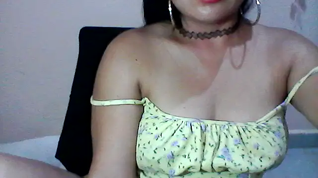 Snapshot of shashel5 chatting on 06/06/26, 06:29 shashel5 online show from 06/06/26, 06:29