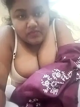 Snapshot of horny_diana chatting on 03/06/25, 05:00 horny diana online show from 03/06/25, 05:00