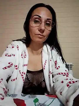 Snapshot of Ramona870 chatting on 02/26/25, 11:48 Ramona870 online show from 02/26/25, 11:48