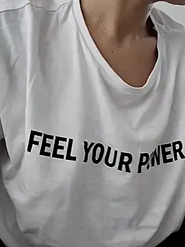 Snapshot of BUSE8821 chatting on 09/25/25, 08:51 BUSE8821 online show from 09/25/25, 08:51