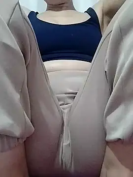 Snapshot of BUSE8821 chatting on 12/03/25, 11:03 BUSE8821 online show from 12/03/25, 11:03