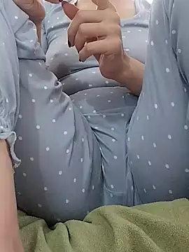 Snapshot of BUSE8821 chatting on 12/05/25, 09:51 BUSE8821 online show from 12/05/25, 09:51