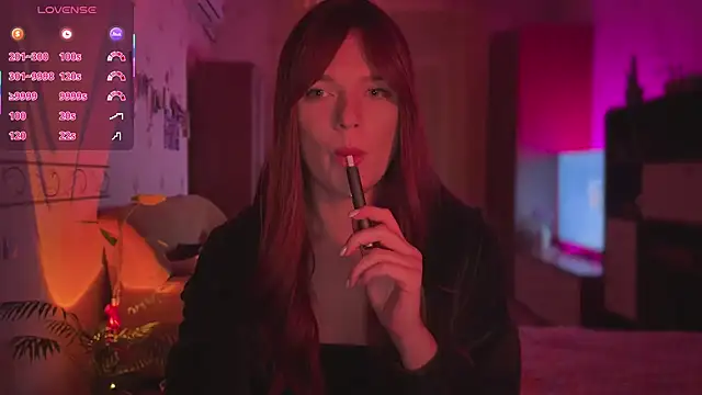 CherryRed Girl online show from 04/15/26, 07:43