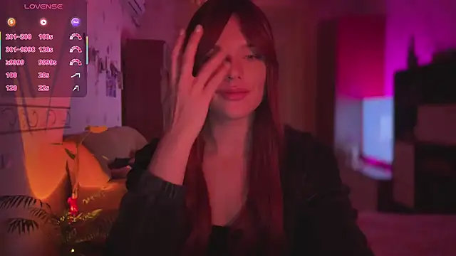 CherryRed Girl online show from 04/15/26, 07:58